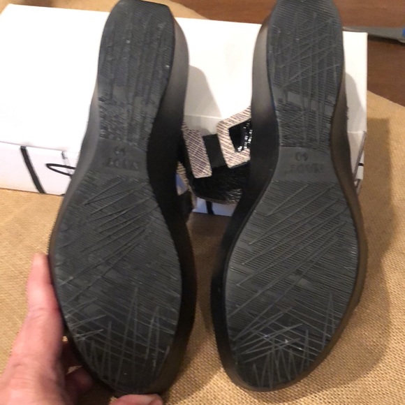 NAOT Black Grey Silver Platform Sandals - Picture 7 of 7